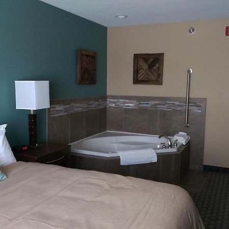 Grandstay Hotel & Suites Delano Экстерьер фото
