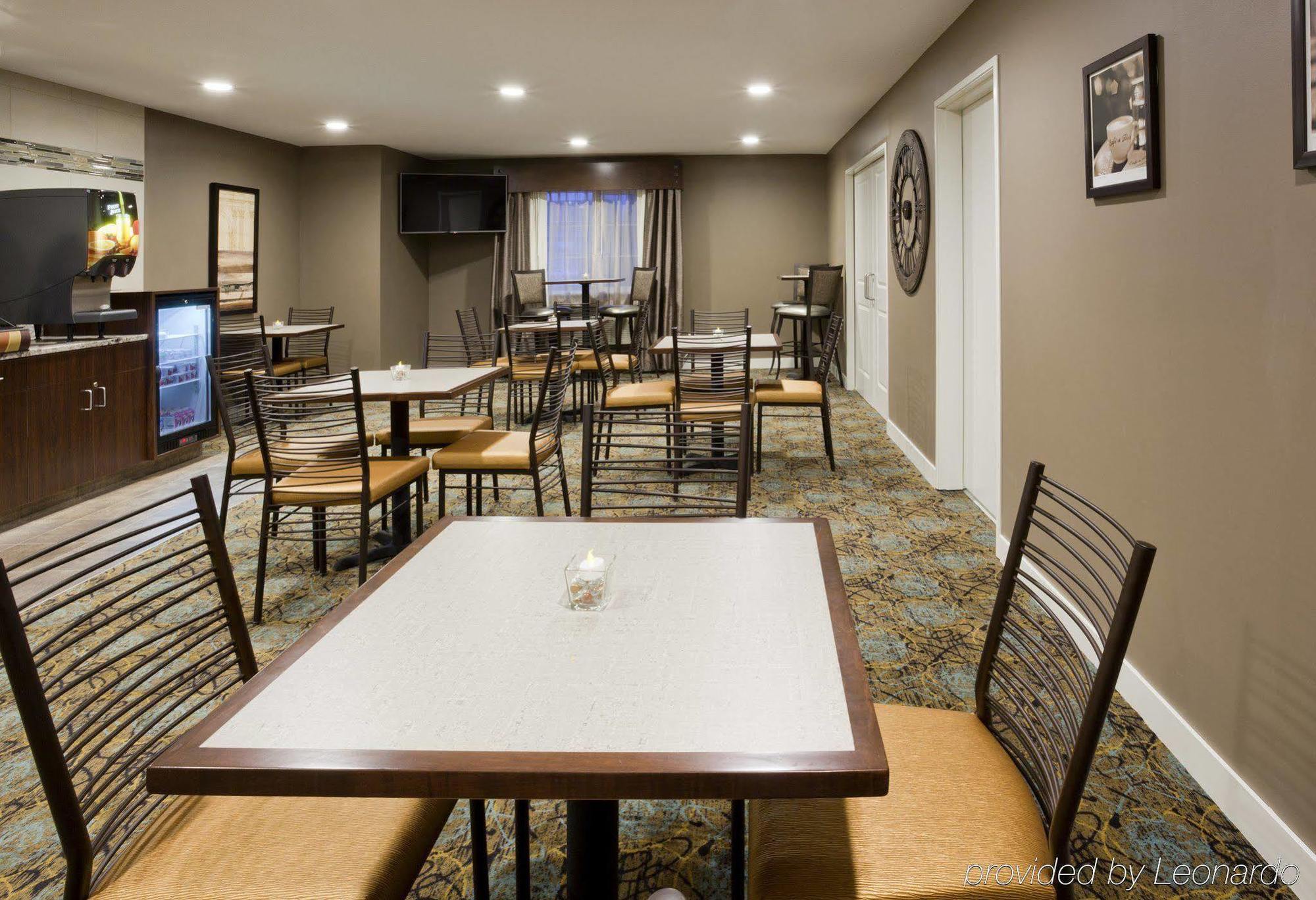 Grandstay Hotel & Suites Delano Экстерьер фото
