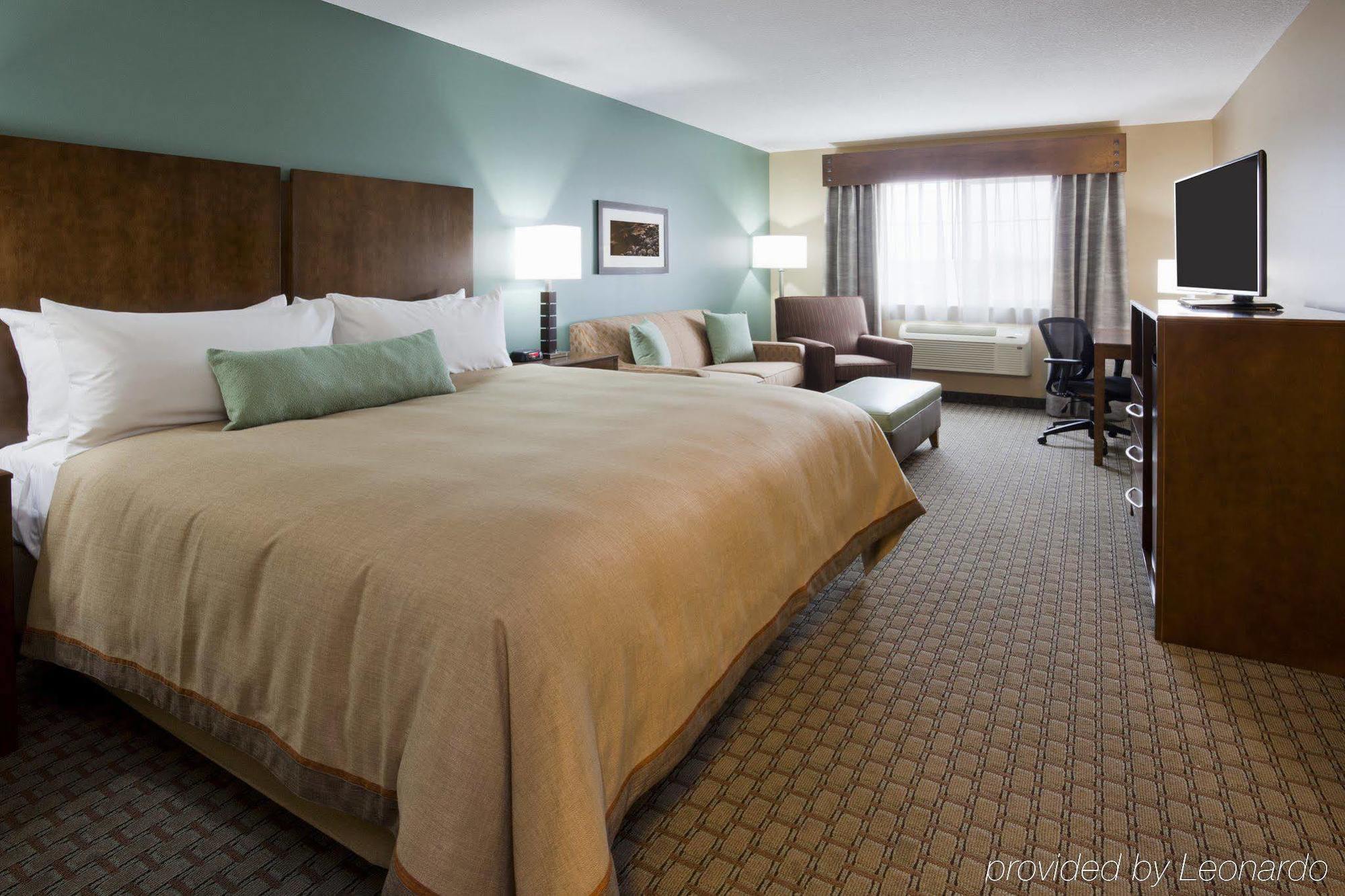 Grandstay Hotel & Suites Delano Экстерьер фото