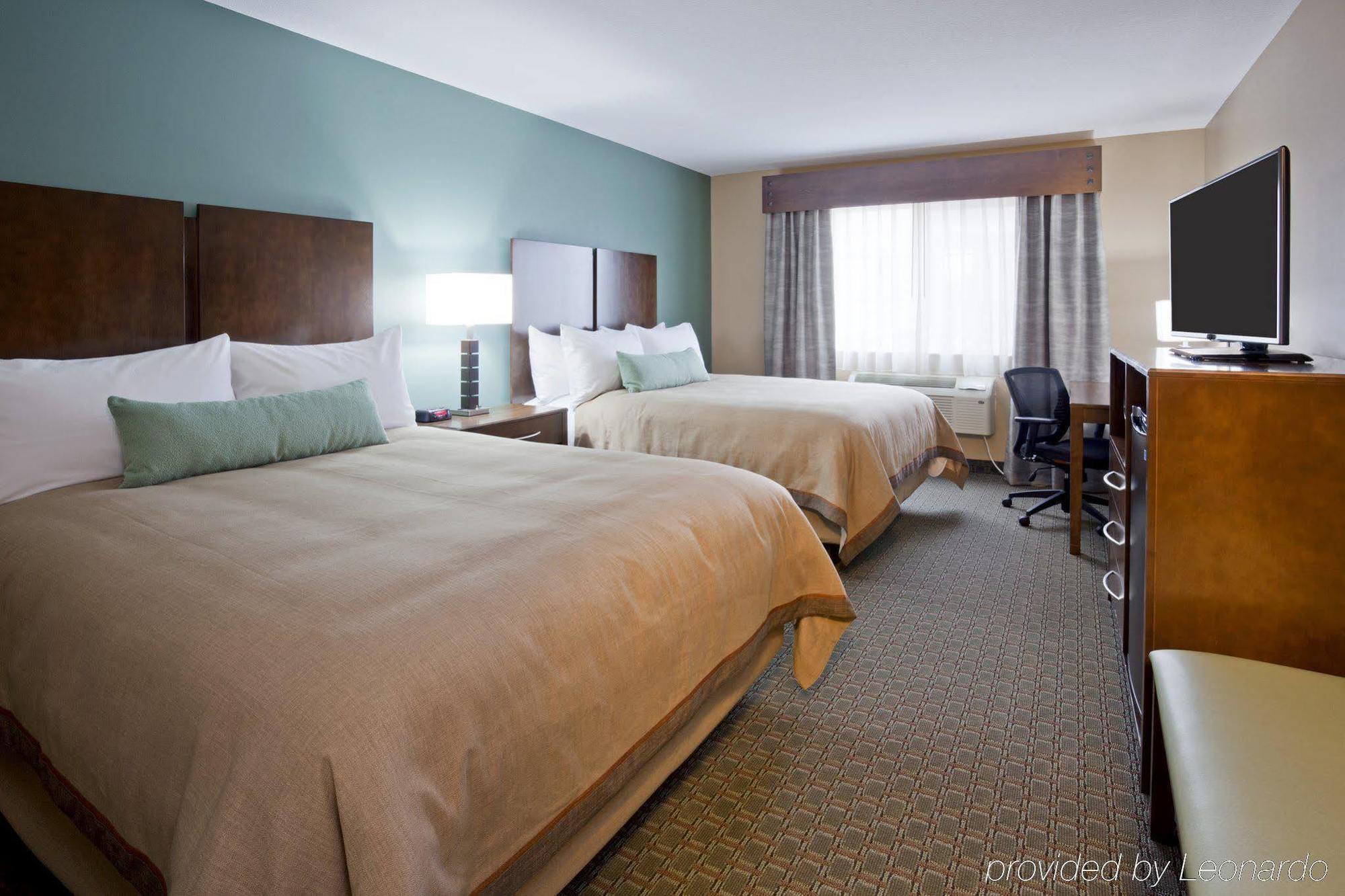Grandstay Hotel & Suites Delano Экстерьер фото