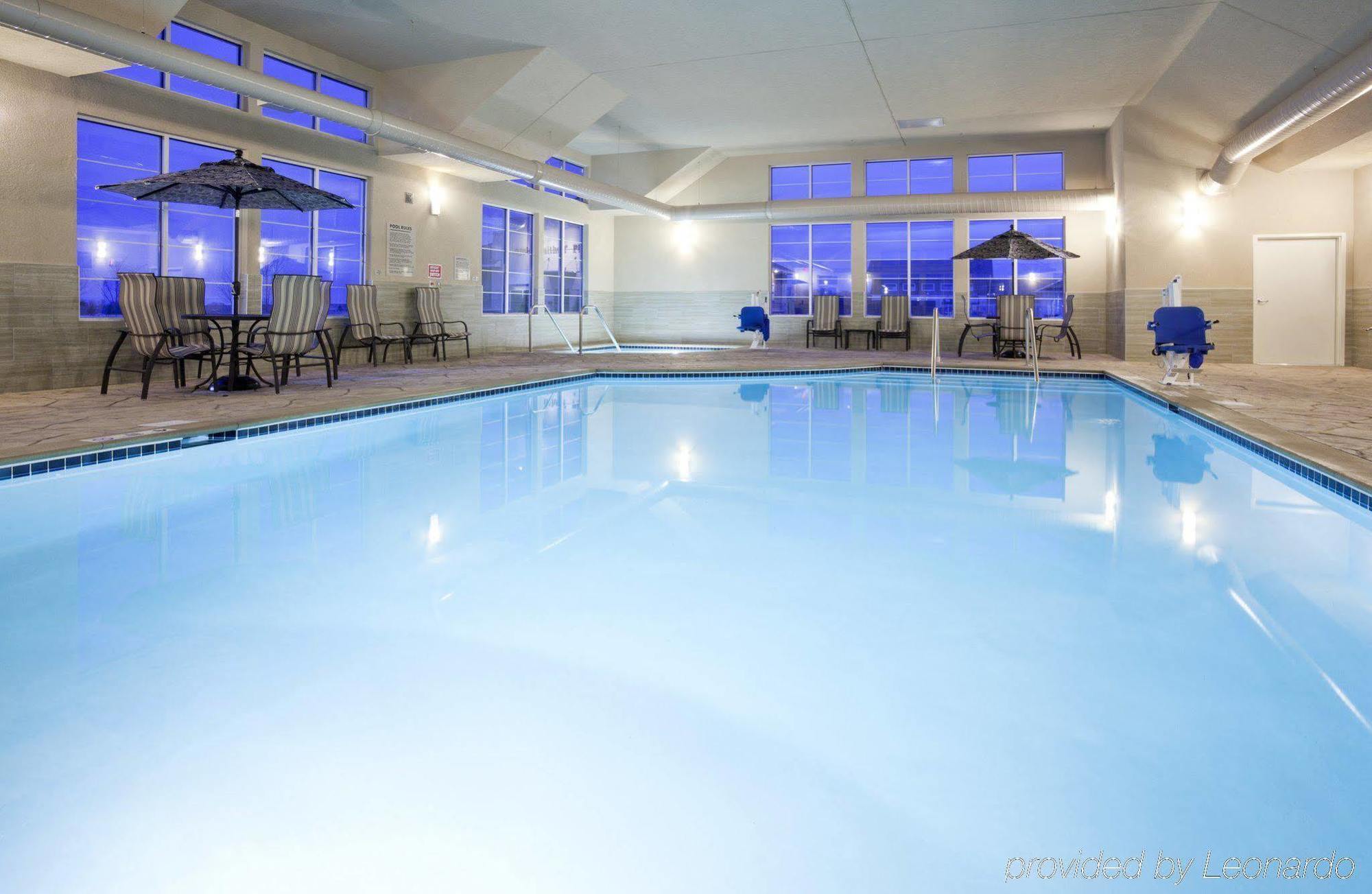 Grandstay Hotel & Suites Delano Экстерьер фото
